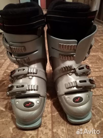 Горнолыжные ботинки женские 24.5