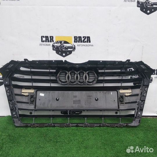 Решетка радиатора Audi A4