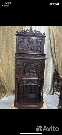 Старинный антикварный готический комод