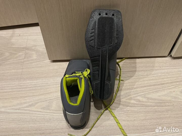 Лыжные ботинки детские 30 размер