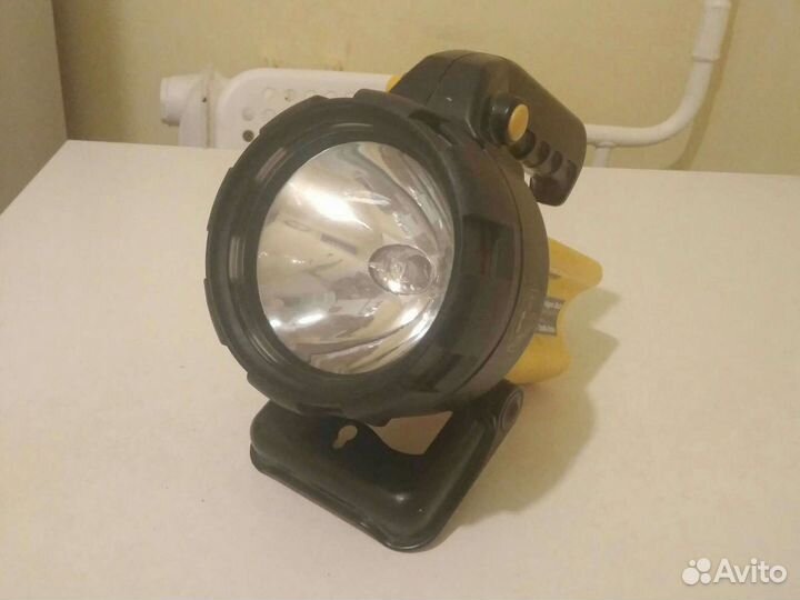 Фонарь аккумуляторный ручной