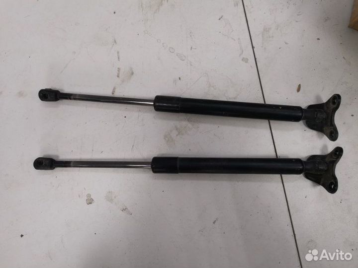 Амортизатор двери багажника задний Kia Ceed 1