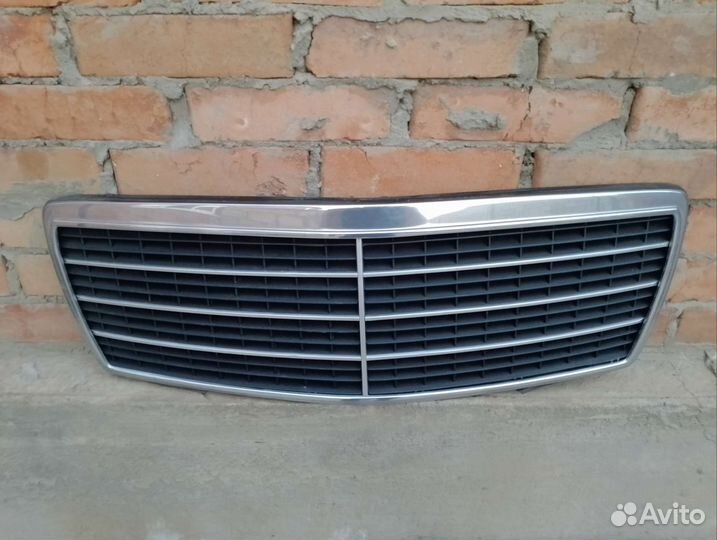Решетка радиатора мерседес 140 s500 дорест оригин