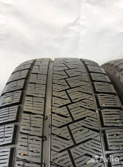 Pirelli Ice Asimmetrico 215/55 R16 100Z