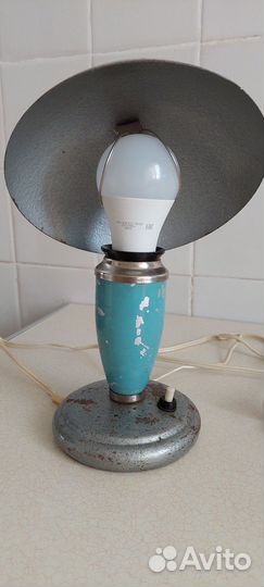 Настольная лампа