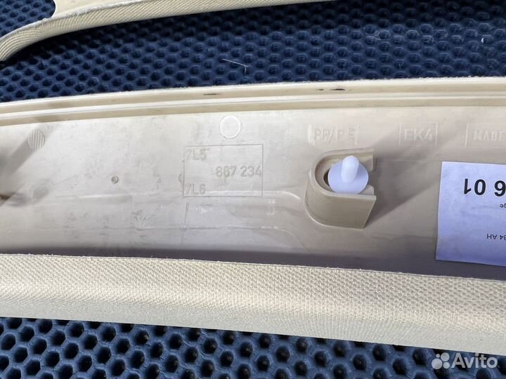 Обшивка стойки накладка передней стойки Touareg GP