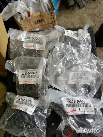 Подушки кузова Toyota Crown 130-140 кузов комплект