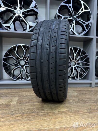 Yokohama Advan Sport V107 245/45 R19 102Y