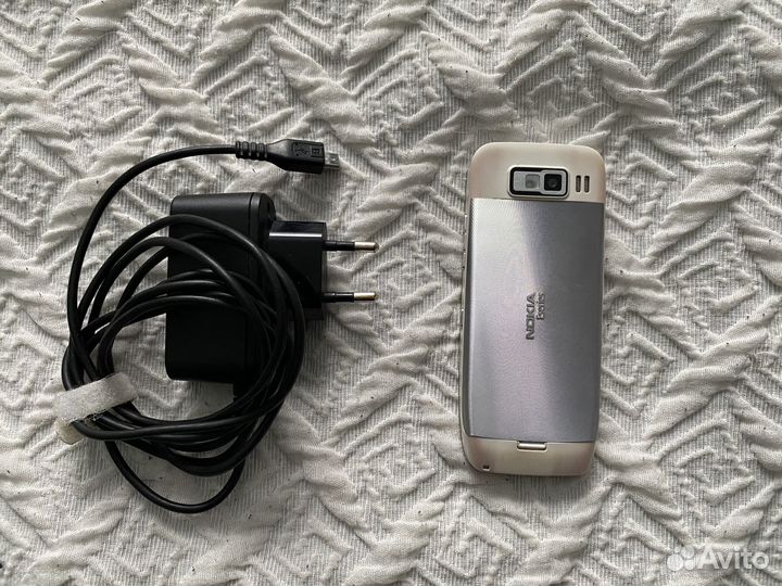 Nokia E52
