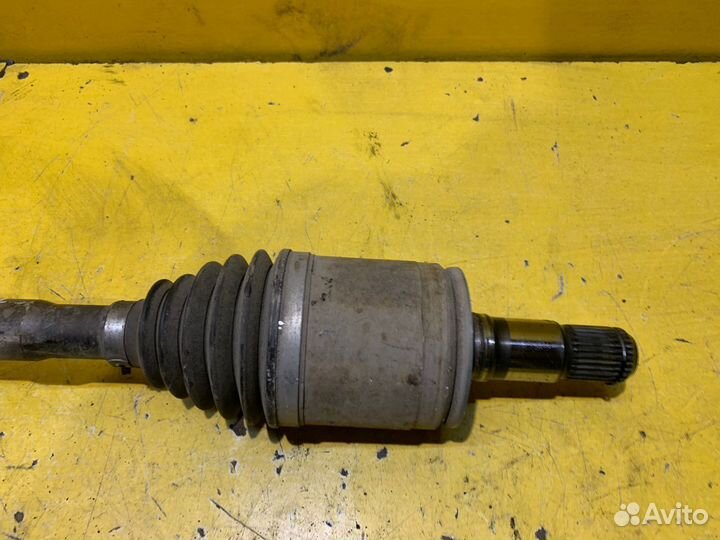 Привод левый передний Mitsubishi Montero/Pajero