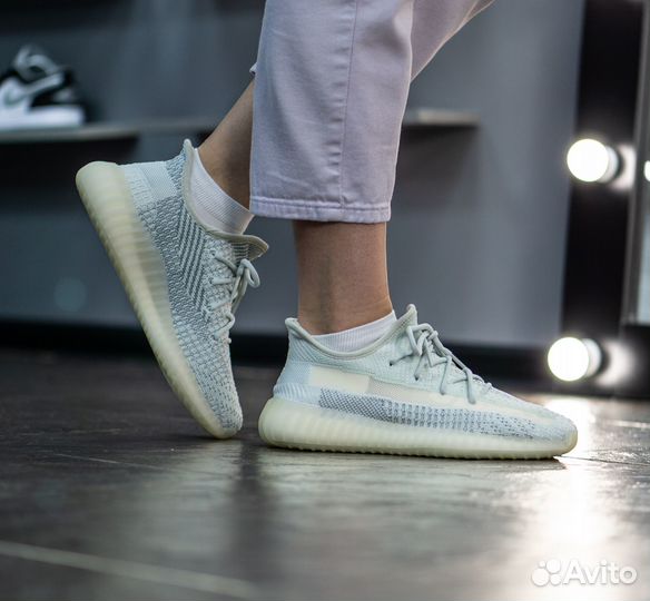 Кроссовки Adidas Yeezy 350 Boost v2