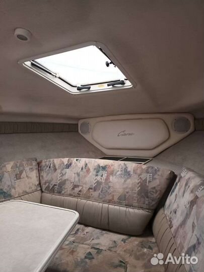 Яхта каютный катер Bayliner 2355