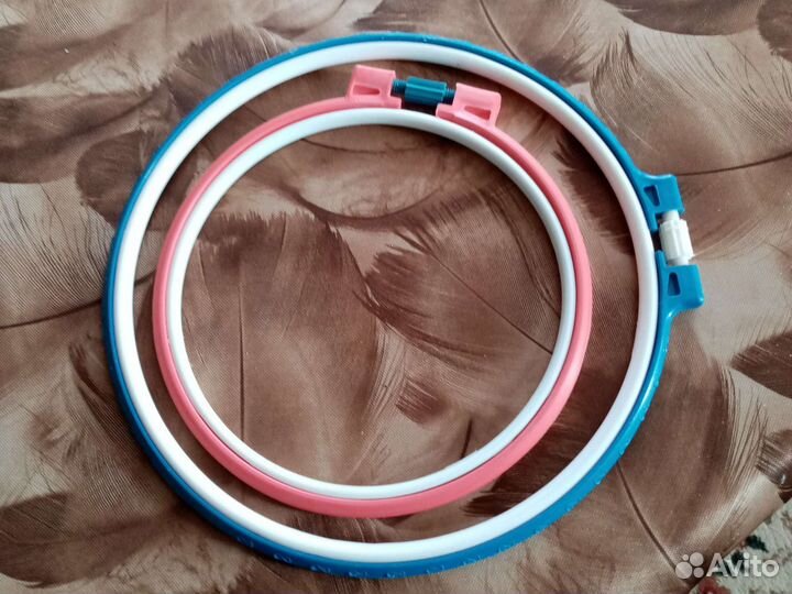 Нитки швейные разного цвета полиэстр