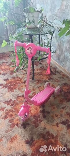 Самокат трёхколесный