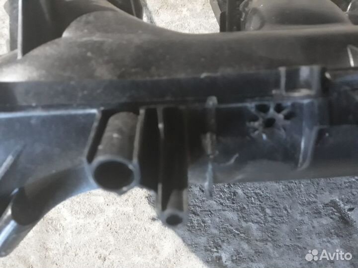 Впускной коллектор Мерседес мотор М274 2.0