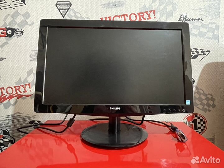 Продам монитор Pfilips 196V3LS B25/62