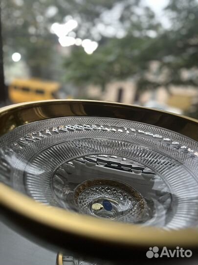 Ваза для фруктов на ножке