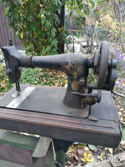 Швейная машина Singer