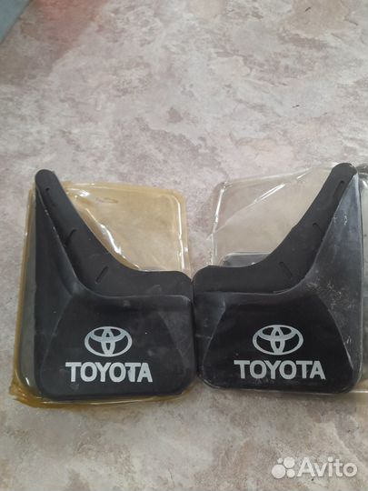 Брызговики универсальные Toyota и чистые