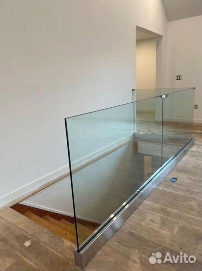 Стеклянные перила и ограждения от производителя