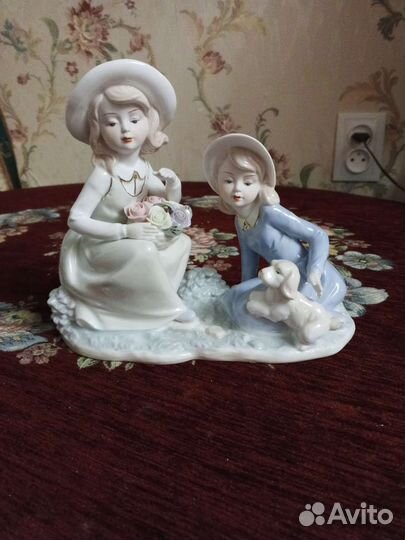 Статуэтка дама фарфор