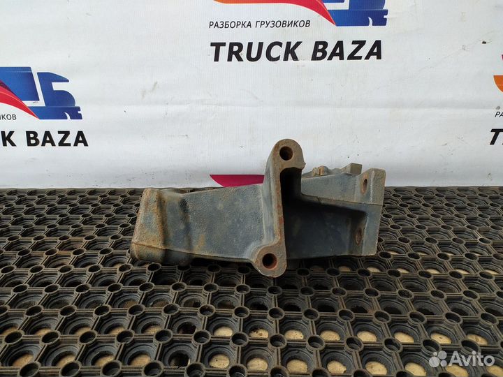 Кронштейн переднего бампера левый Scania 5-series