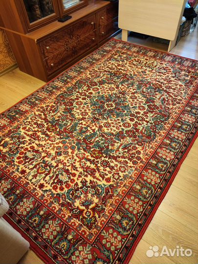 Ковёр шерстяной