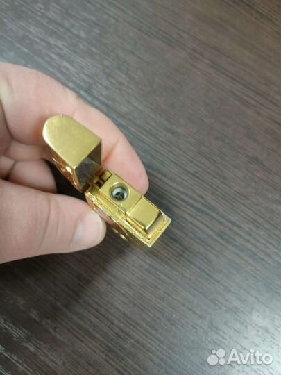 Зажигалка газовая