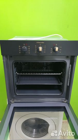 Немецкий духовой шкаф Electrolux EOB31000R