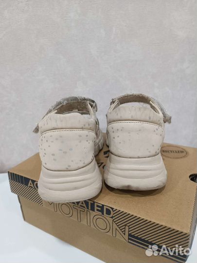 Сандалии для девочки