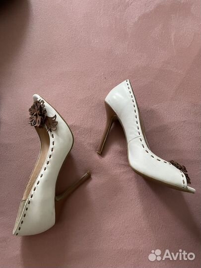 Туфли с открытым носом