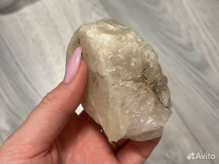 Розовый кварц камень не обработанный