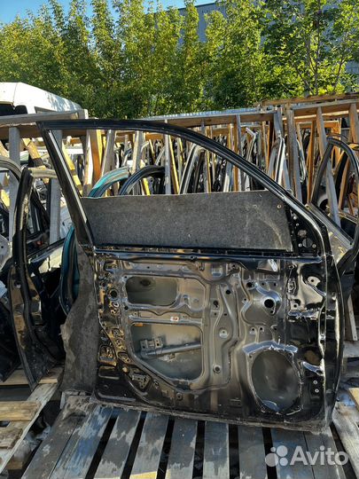 Дверь передняя левая Toyota LC 200 рестайлинг 2012