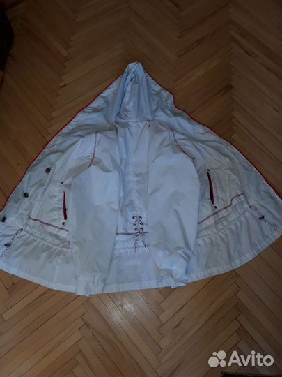 Ветровка женская
