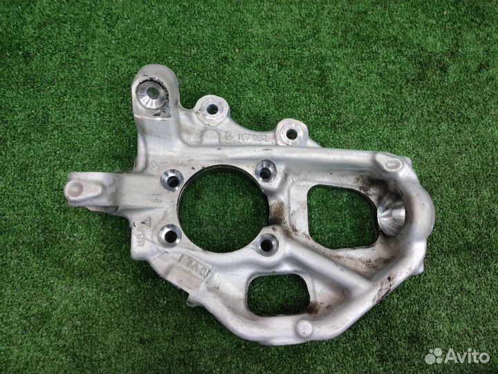 Поворотный кулак задний левый Mercedes-Benz