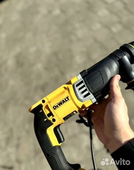 Перфоратор DeWalt D25143k 900W Made in USA