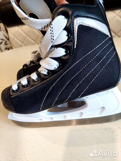 Коньки хоккейные