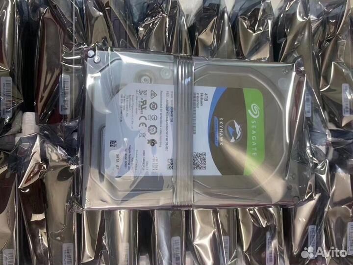 Жесткий диск 4тб Seagate SkyHawk ST4000VX007