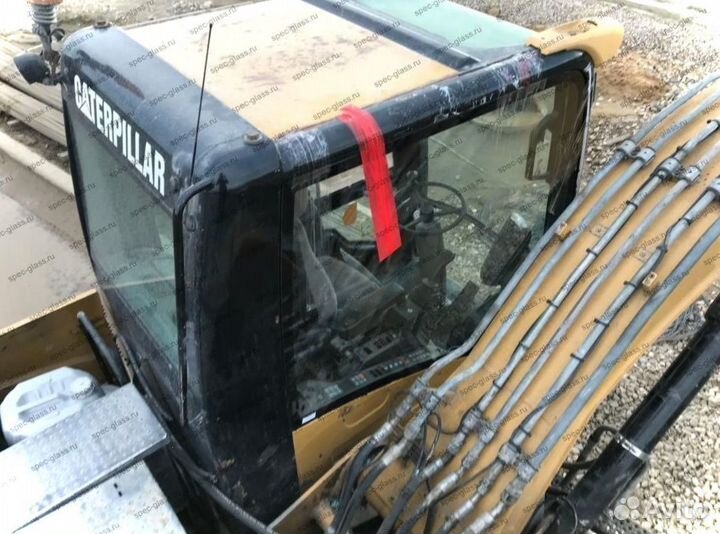 Стекло заднее на погрузчик JCB 3 cx-4 cx