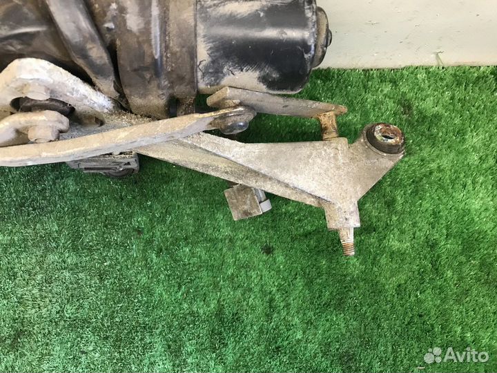 Трапеция стеклоочистителей с моторчиком