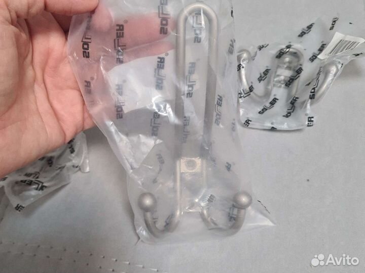 Крючки для одежды