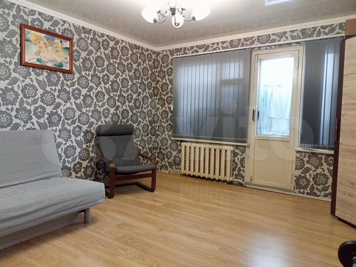 2-к. квартира, 50 м², 1/3 эт.