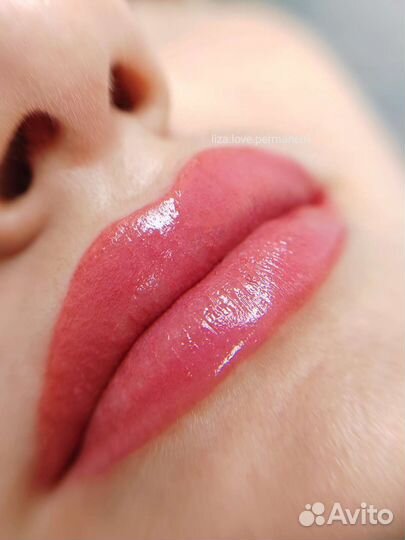 Перманентный макияж губ и бровей