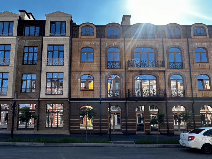 2-к. квартира, 80 м², 2/4 эт.