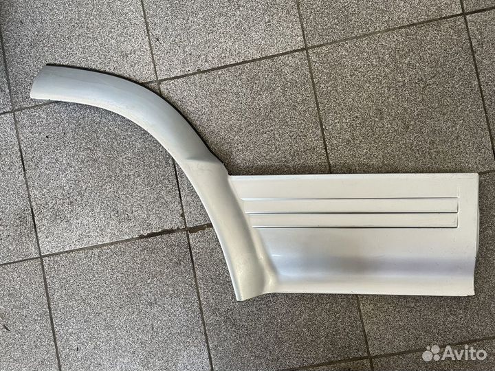 Накладка двери задней правой Mitsubishi Pajero 2