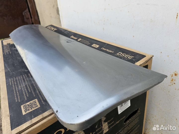 Subaru forester накладка передней правой двери