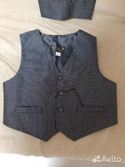 Жилетка и брюки для мальчика