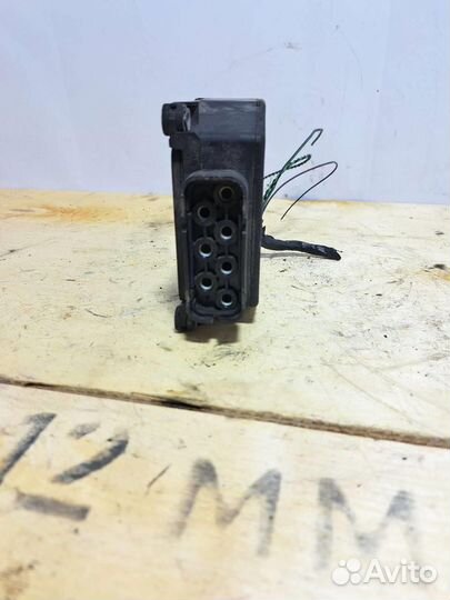 Блок магнитных клапанов VW Passat (B6) 2005-2010