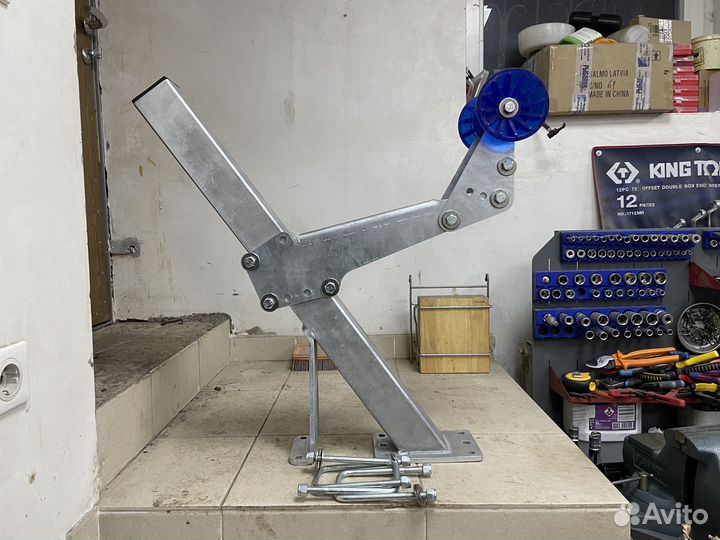 Кронштейн лебедки лодочного прицепа