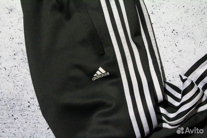 Спортивные штаны adidas широкие